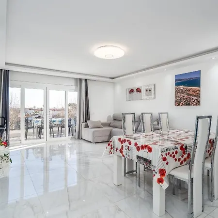 Fuer 5 Personen Ca 78 Qm In Empuriabrava, Costa Brava Golf De Roses *